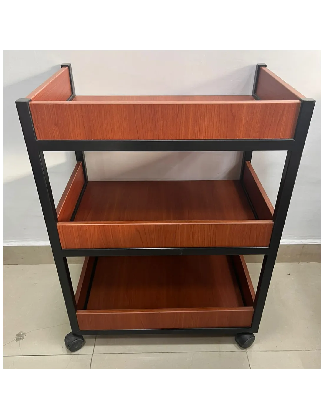 MESA RODANTE DE CURACIONES