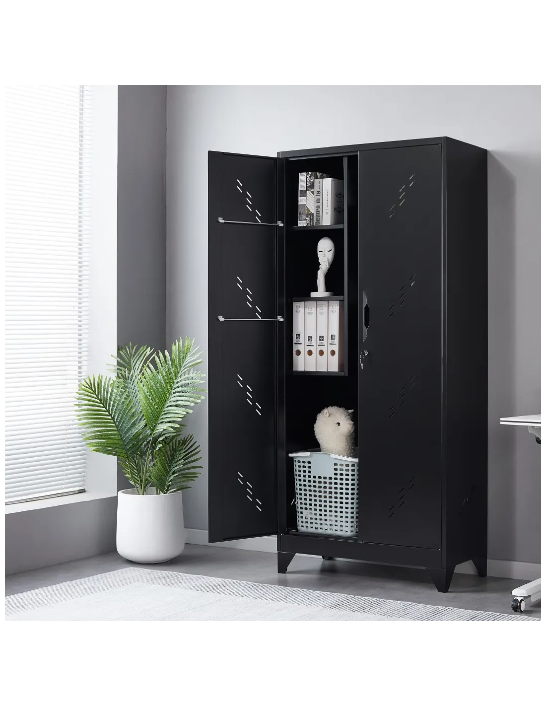 MUEBLE METALICO NEGRO PARA IMPLEMENTOS DE LIMPIEZA