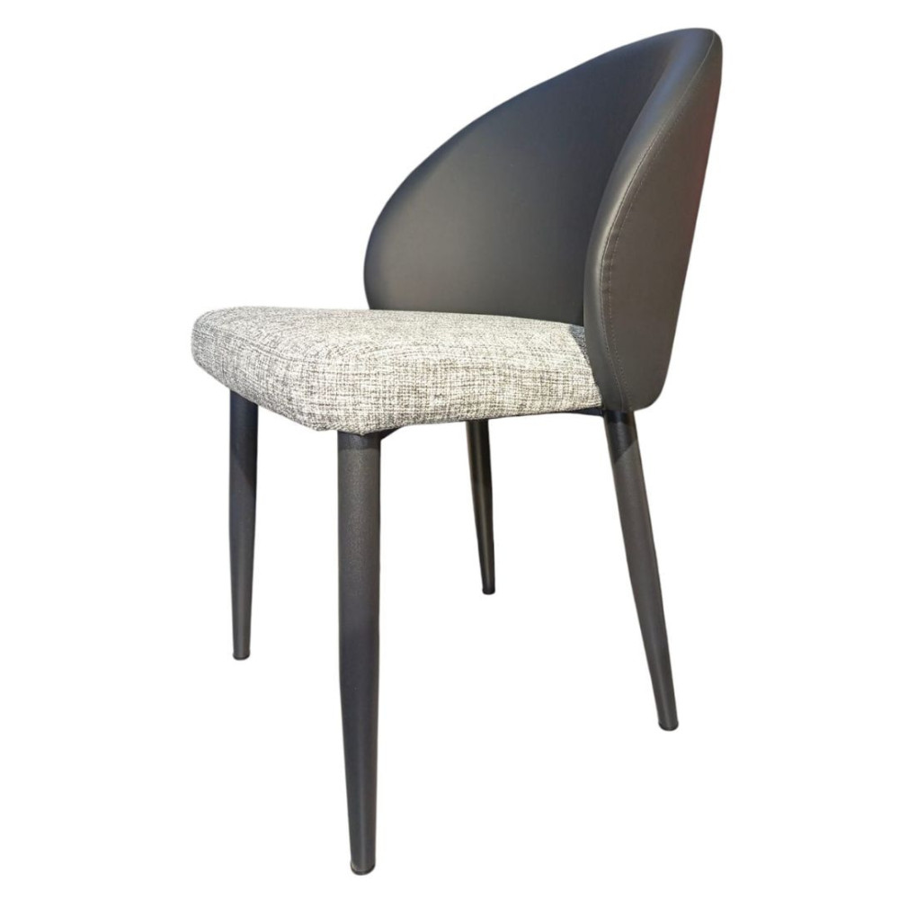 SILLA LISA EN TELA LINO COLOR GRIS CLARO CON CUERINA NEGRA