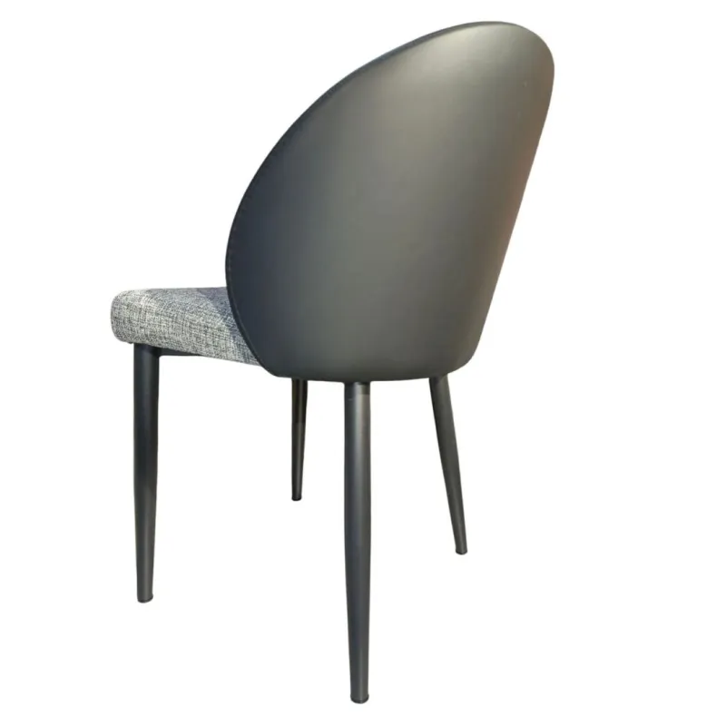 SILLA LISA EN TELA LINO COLOR GRIS CLARO CON CUERINA NEGRA