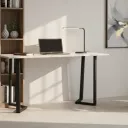 MESA CON ESTRUCTURA TRIANGULAR