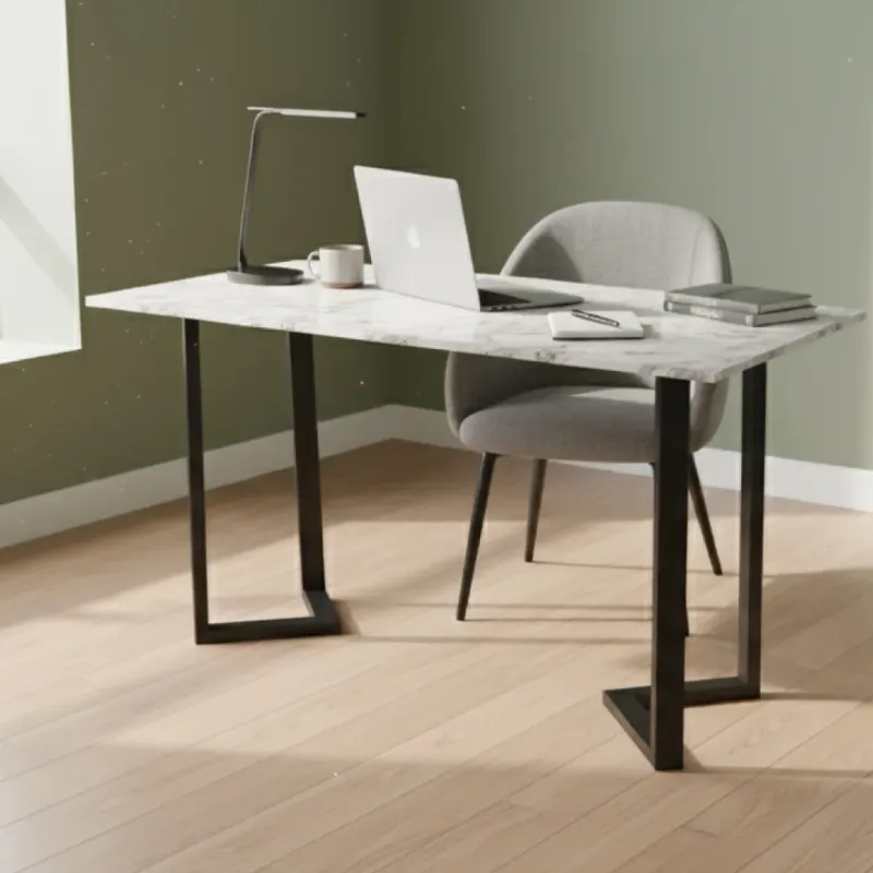 MESA CON ESTRUCTURA TRIANGULAR