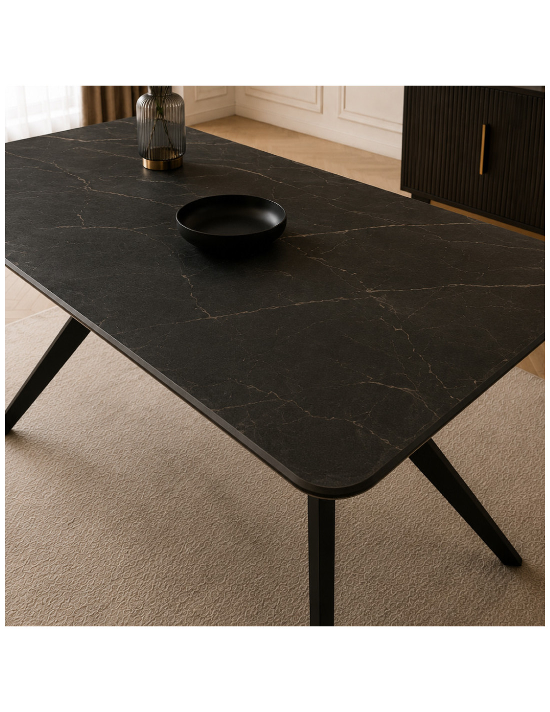 MESA DE COMEDOR KIKE DE PORCELANATO NEGRO CON METAL NEGRO