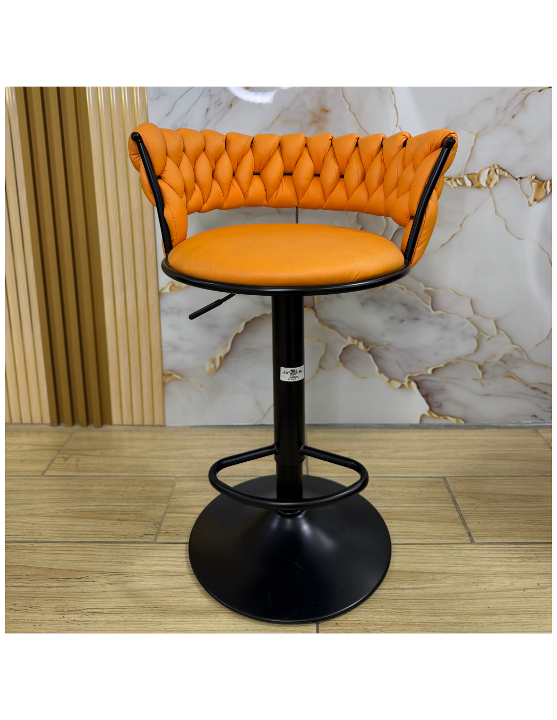 SILLA BAR KIARA COLOR NARANJA BASE NEGRO