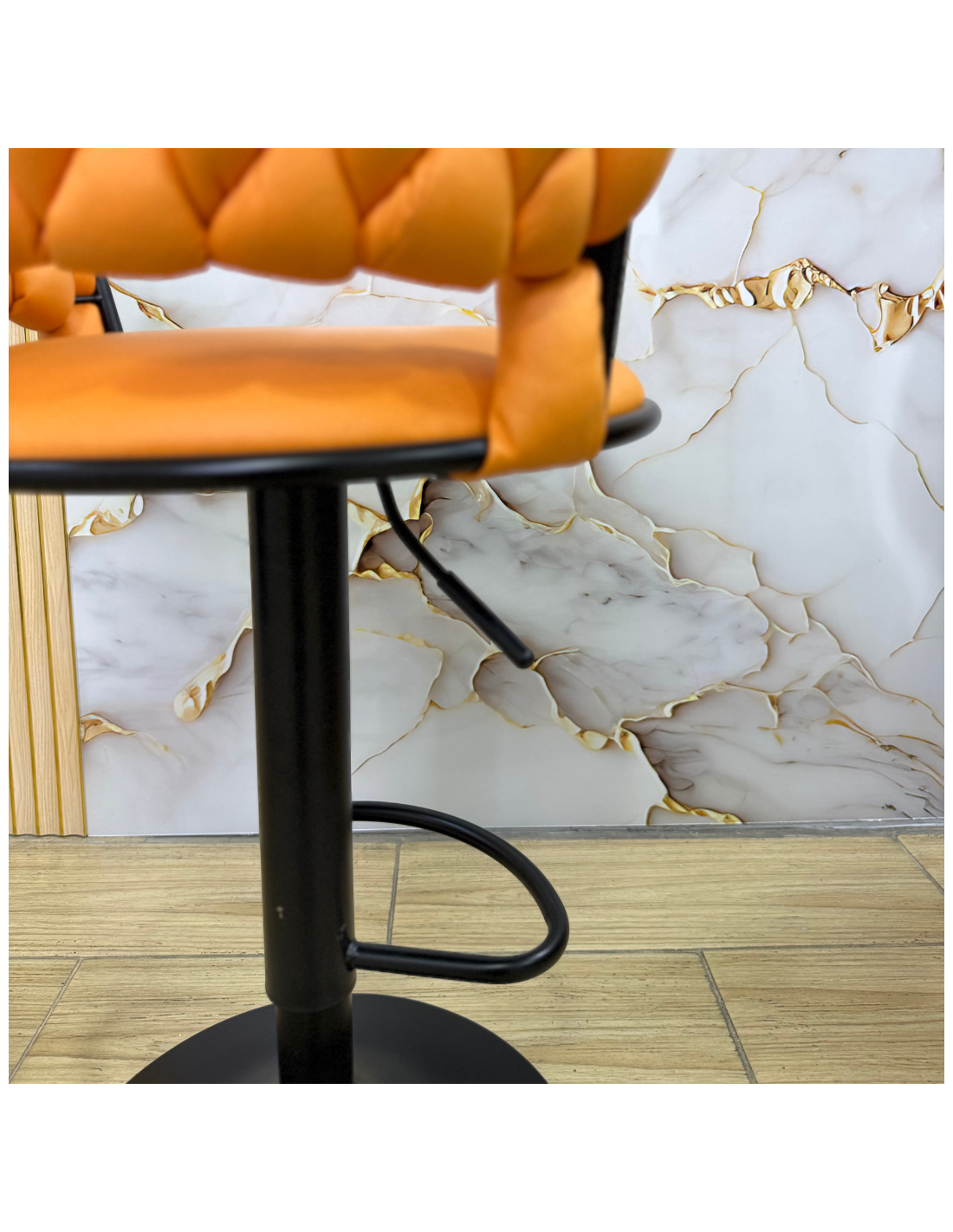 SILLA BAR KIARA COLOR NARANJA BASE NEGRO