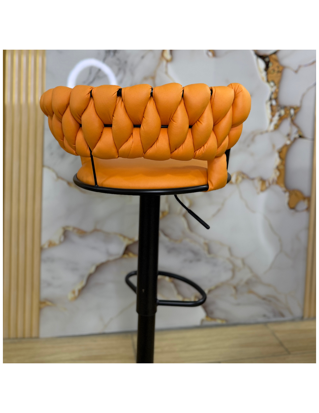SILLA BAR KIARA COLOR NARANJA BASE NEGRO