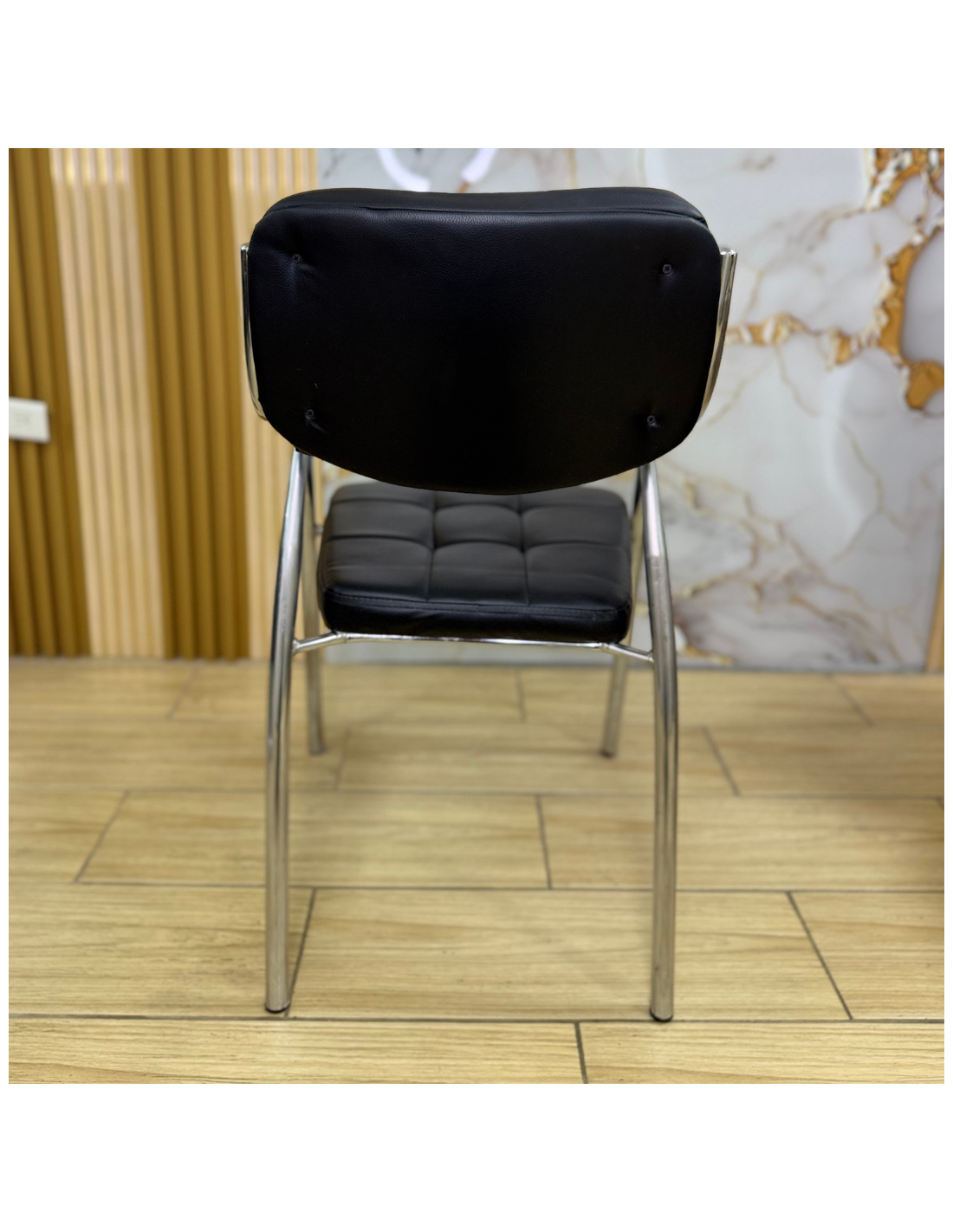SILLAS MILOS CUERINA NEGRA ESTRUCTURA CROMADA