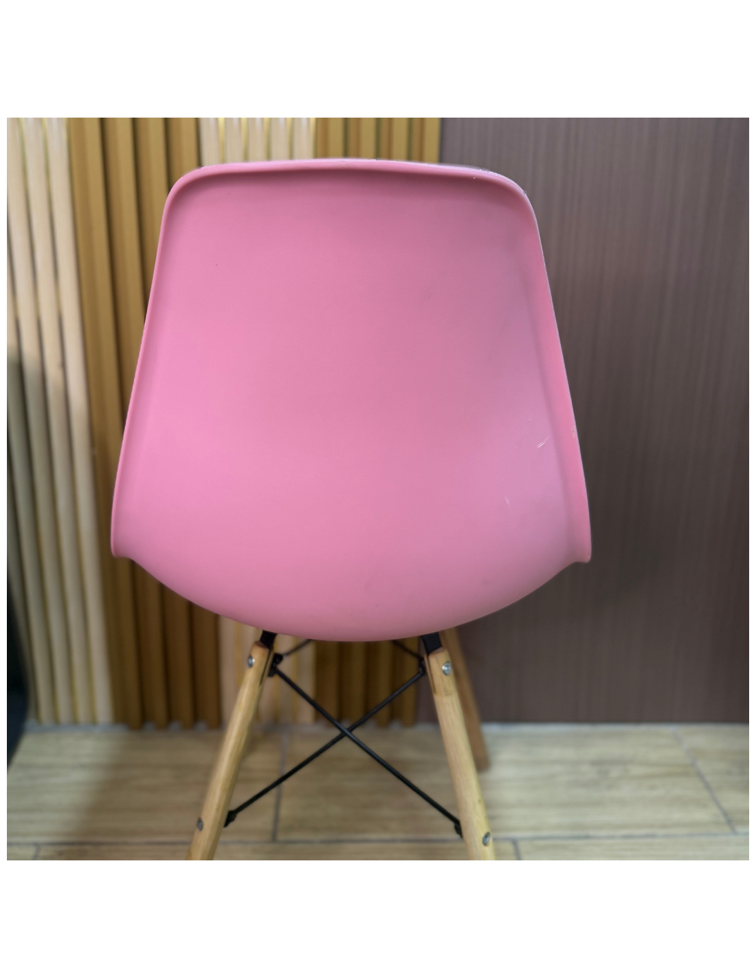 SILLA VISITA EAMES SLIM COLOR ROSADO