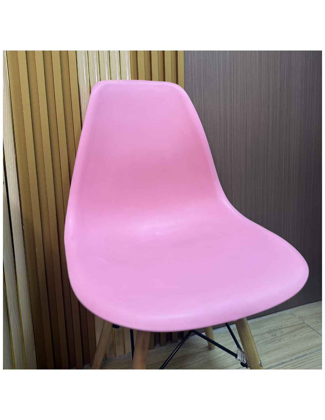 SILLA VISITA EAMES SLIM COLOR ROSADO
