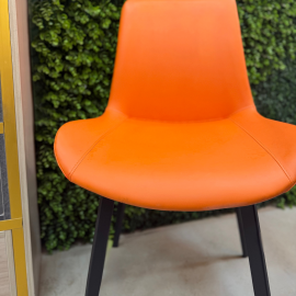 SILLA GABI FIJA EN COLOR NARANJA 2