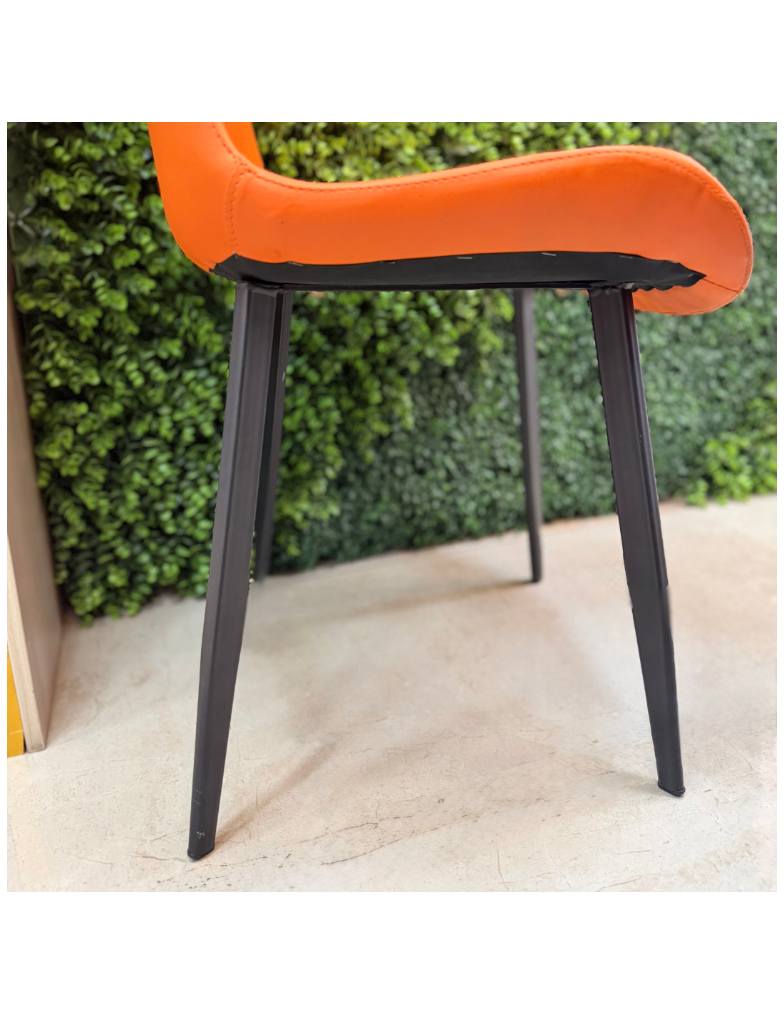 SILLA GABI FIJA EN COLOR NARANJA