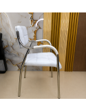 SILLA MILOS EN CUERINA BLANCA CON ESTRUCTURA CROMADA